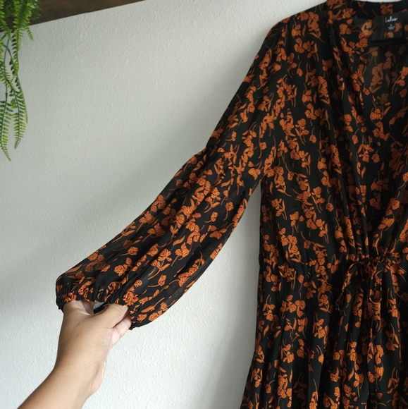 Lulu's long sleeve dress - Picture 5 of 6